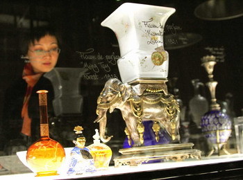 法國水晶藝術珍品即將亮相中國，杭州工藝品進出口公司推動文化交流新篇章